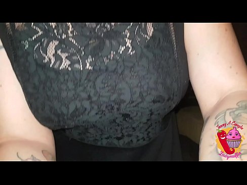 ❤️ La germanastra cachonda li fa una mamada i espanyola ❤️ Porno preciós a nosaltres ❤