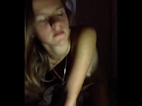 ❤️ Una noia es masturba i corre ❤️ Porno preciós a nosaltres ❤