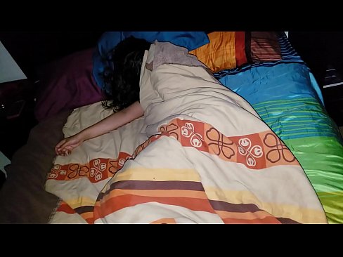 ❤️ El fillastre renya la seva jove madrastra mentre dorm. ❤️ Porno preciós a nosaltres ❤